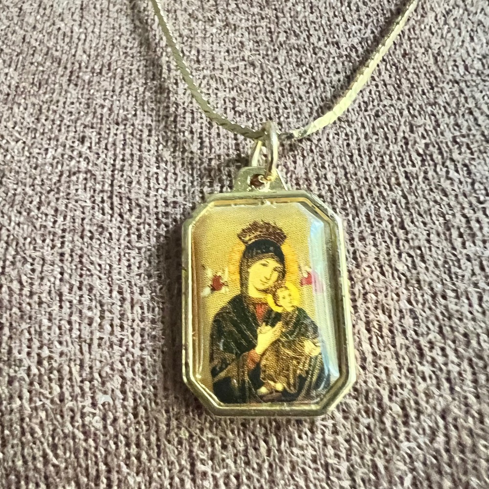 Gold Tone Virgin Mary Madonna Child Pendant Herringbone Chain Necklace 26" Ethno